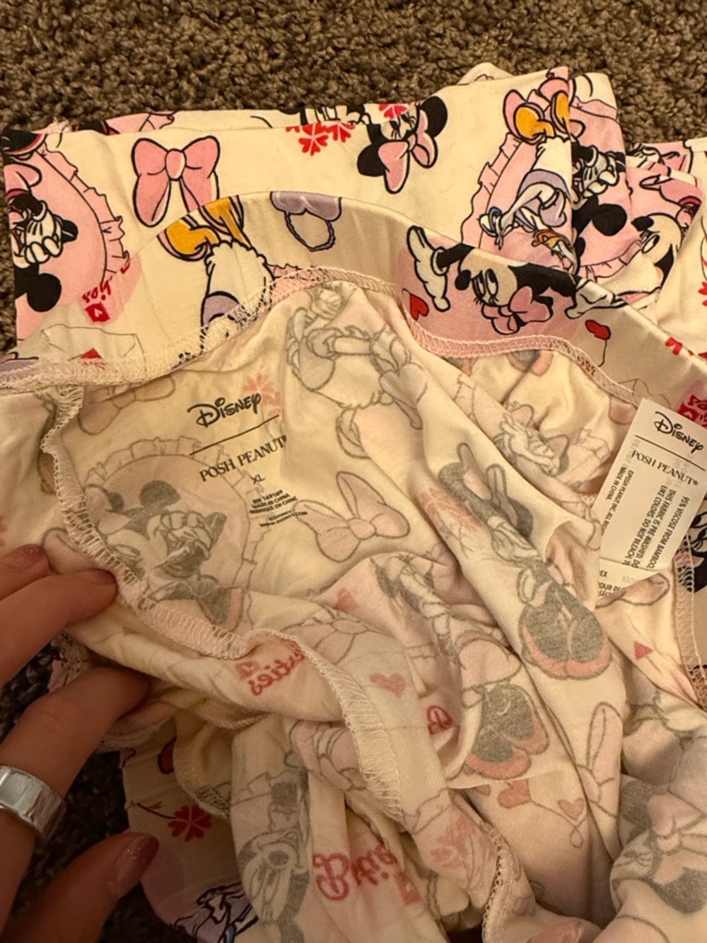 NWOT POSH PEANUT Disney Minnie & Daisy Galentine's women’s pajamas - XL - Picture 3 of 5